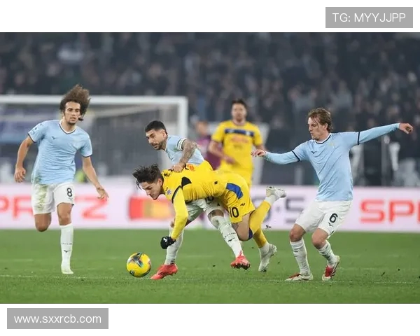 足球比赛中的球员配合与进攻组织 足球比赛中的球员配合与进攻组织