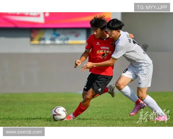 飓风绿茵场足球对抗赛八强突围战