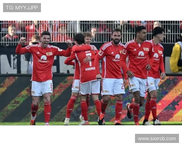 德甲球队拍照时的姿势参考与合照构图建议