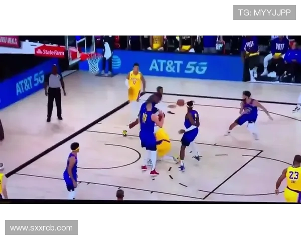 掘金与爵士之战争议判罚菲利波被错判约基奇险遭罚下